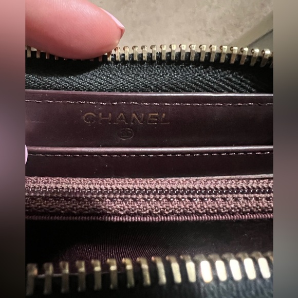Chanel caviar large zip wallet in pristine condition - Picture 5 of 8
